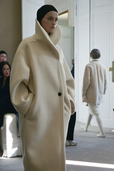 Look 24